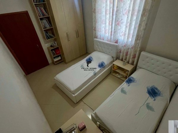 Tirane, jap me qera Vile 5+1+Ballkon Kati 2, 360 m² 2.500 € (TEG)