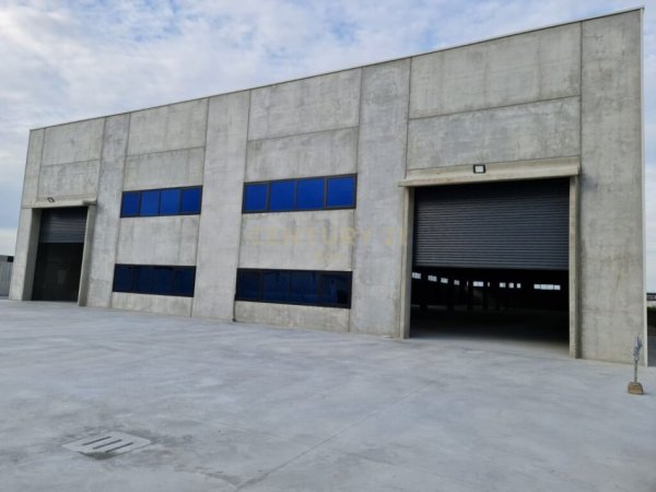Tirane, shes ambjent biznesi Kati 0, 6.030 m² (AUTOSTRADA TIRANE -DURRES)