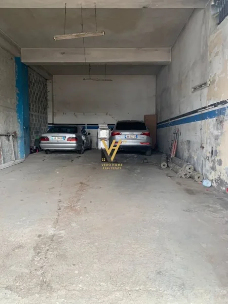 Tirane, jepet me qera ambjent biznesi Kati 0, 100 m² 700 € (KOMBINAT)