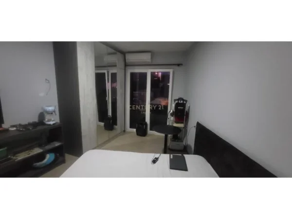 Tirane, jepet me qera hotel Kati 6, 415 m² 4.000 € (Fresk)