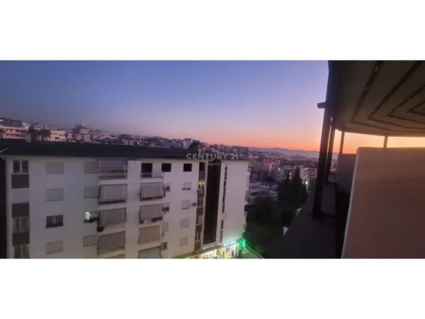 Tirane, jepet me qera hotel Kati 6, 415 m² 4.000 € (Fresk)