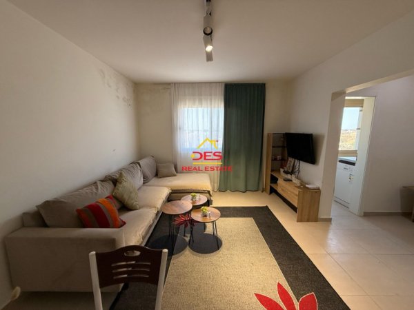 Vlore, jepet me qera apartament 1+1+Ballkon Kati 5, 70 m² 250 € (Rruga Mis Durhan)