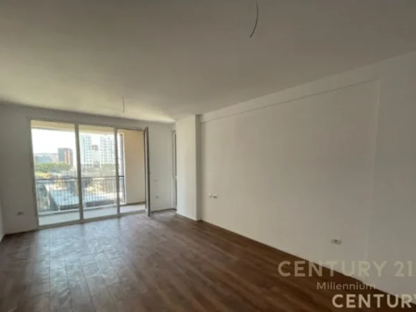 Tirane, jepet me qera zyre Kati 4, 116 m² 1.000 € (Ish fusha e aviacionit)