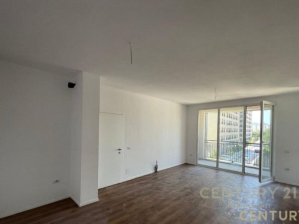 Tirane, jepet me qera zyre Kati 4, 116 m² 1.000 € (Ish fusha e aviacionit)