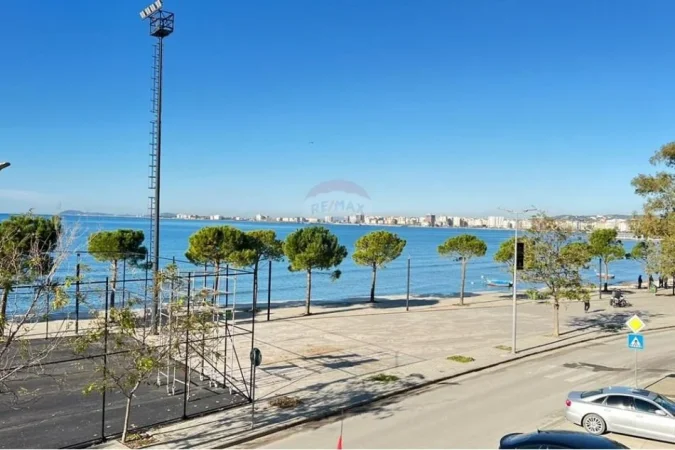 Vlore, shitet apartament 1+1+Ballkon Kati 2, 57 m² (Lungomare)