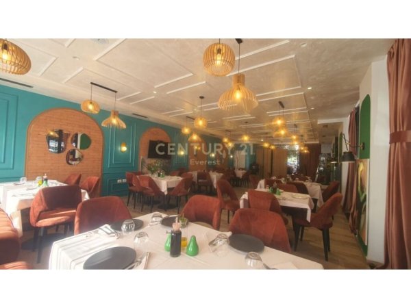 Tirane, jepet me qera bar-resorant Kati 0, 190 m² 3.500 € (KOMUNA E PARISIT)