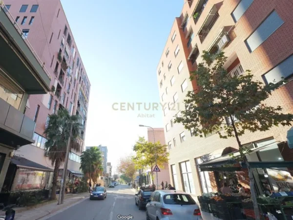 Tirane, jepet me qera ambjent biznesi , 1.351 m² 13.510 € (Ali Demi)