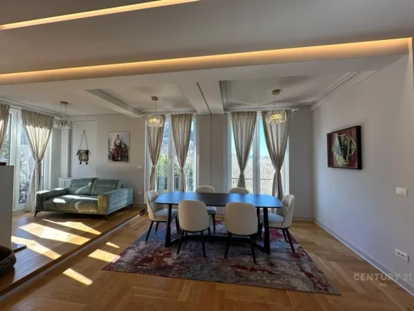 Tirane, jepet me qera Vile 3 Katshe Kati 3, 579 m² 6.800 € (Teg)