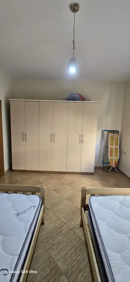 Tirane, jepet me qera apartament 2+1 , 116 m² 650 € (Rruga e Kosovareve)