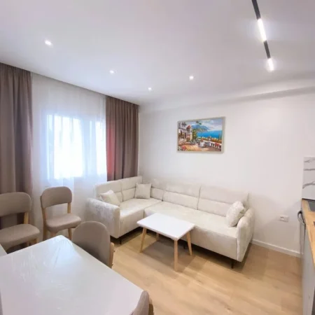 Tirane, shitet apartament 1+1 , 30 m² 97.000 € (21 Dhjetori)