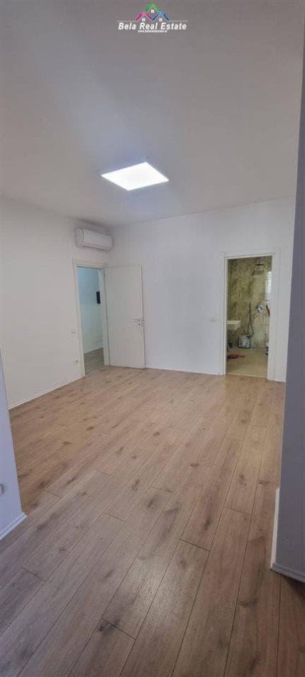 Tirane, jepet me qera zyre Kati 4, 117 m² 1250 € (blloku)
