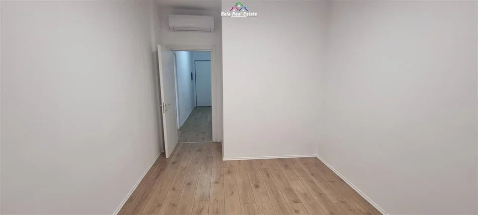 Tirane, jepet me qera zyre Kati 4, 117 m² 1250 € (blloku)