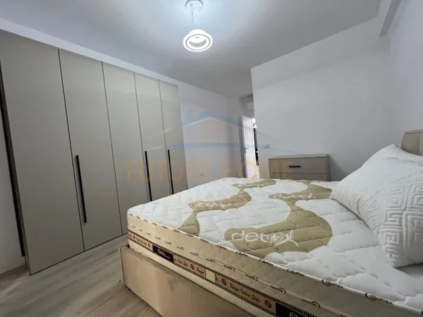 Tirane, jepet me qera apartament 2+1+Aneks+Ballkon Kati 8, 118 m² 550 € (Astir, Unaza e Re)