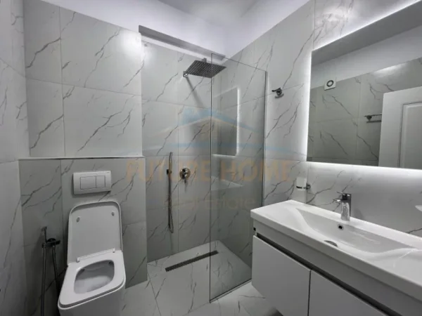 Tirane, jepet me qera apartament 2+1+Aneks+Ballkon Kati 8, 118 m² 550 € (Astir, Unaza e Re)