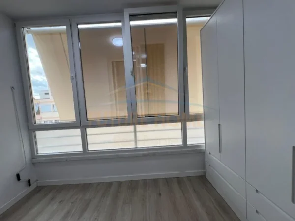 Tirane, jepet me qera apartament 2+1+Aneks+Ballkon Kati 8, 118 m² 550 € (Astir, Unaza e Re)