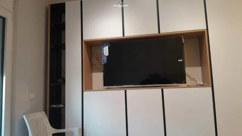Tirane, jepet me qera apartament 1+1+Ballkon Kati 3, 55 m² 700 € (qender)