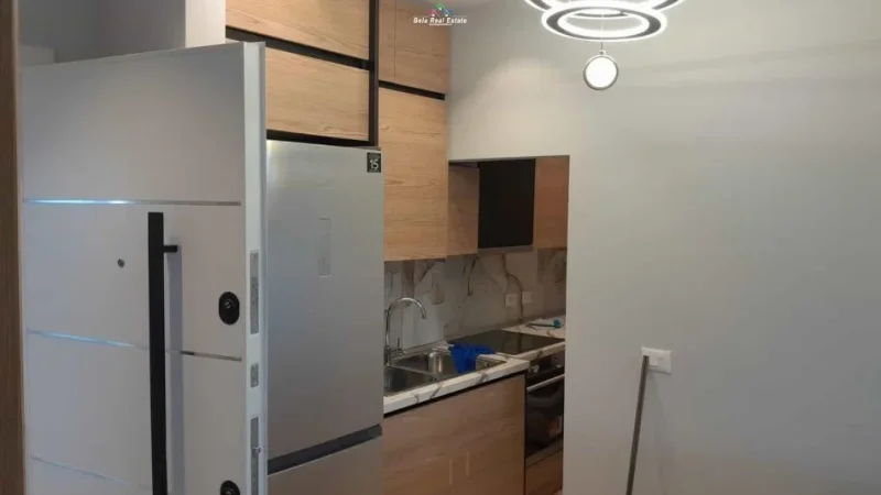 Tirane, jepet me qera apartament 1+1+Ballkon Kati 3, 55 m² 700 € (qender)
