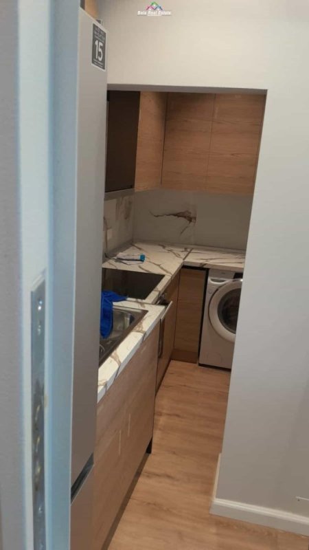 Tirane, jepet me qera apartament 1+1+Ballkon Kati 3, 55 m² 700 € (qender)
