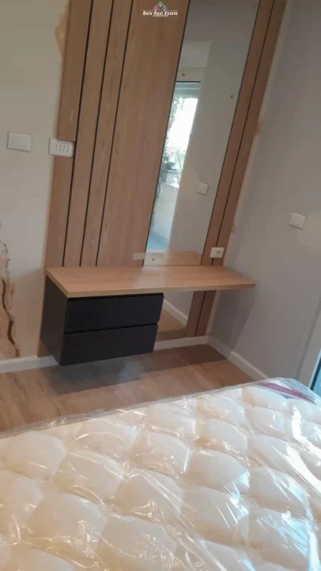 Tirane, jepet me qera apartament 1+1+Ballkon Kati 3, 55 m² 700 € (qender)