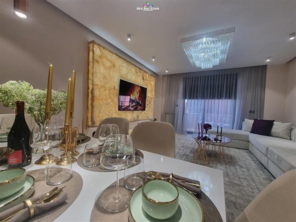 Tirane, jepet me qera apartament 2+1 Kati 9, 120 m² 1.800 € (Liqeni Artificial)