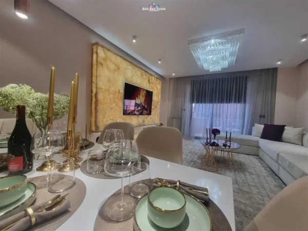 Tirane, jepet me qera apartament 2+1 Kati 9, 120 m² 1.800 € (Liqeni Artificial)