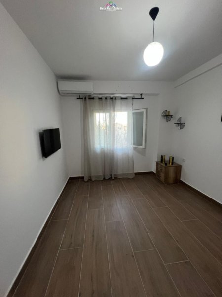 Tirane, jepet me qera apartament 1+1+Ballkon Kati 3, 51 m² 500 € (selite)