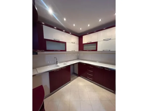 Tirane, shitet apartament 2+1 Kati 2, 103 m² 128.000 € (Fresk)