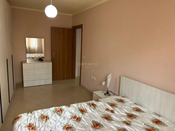 Tirane, shitet apartament 2+1 Kati 2, 103 m² 128.000 € (Fresk)