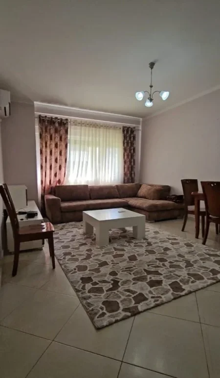 Tirane, jepet me qera apartament 1+1+Ballkon Kati 4, 58 m² 380 € (Misto Mame (Pallatet cabej ))