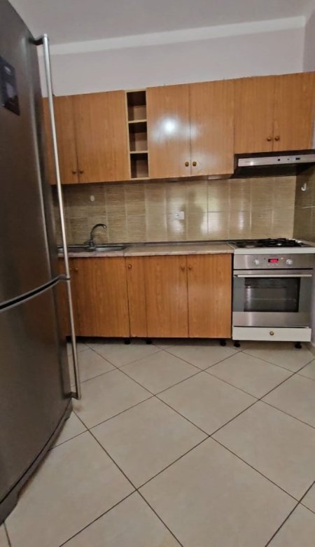 Tirane, jepet me qera apartament 1+1+Ballkon Kati 4, 58 m² 380 € (Misto Mame (Pallatet cabej ))