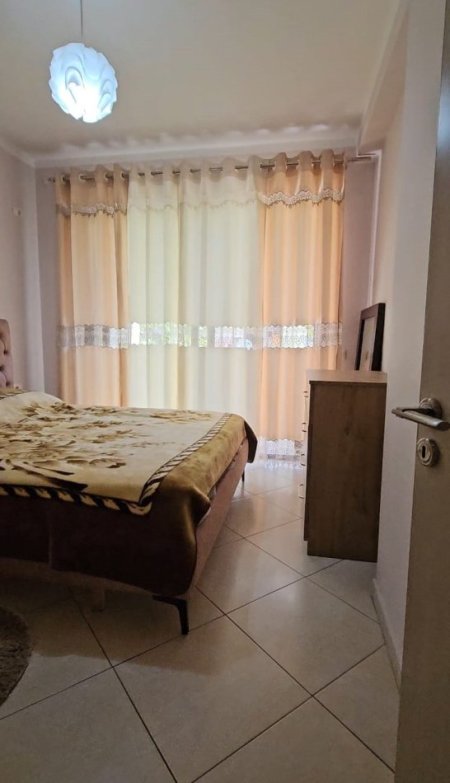 Tirane, jepet me qera apartament 1+1+Ballkon Kati 4, 58 m² 380 € (Misto Mame (Pallatet cabej ))