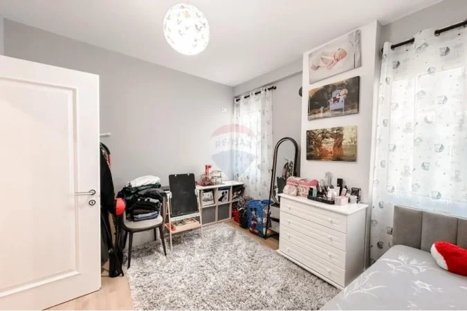 Tirane, shitet 2+1+Ballkon Kati 5, 98 m² 249.000 € (Liqeni i Thatë)