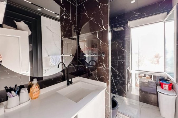 Tirane, shitet 2+1+Ballkon Kati 5, 98 m² 249.000 € (Liqeni i Thatë)