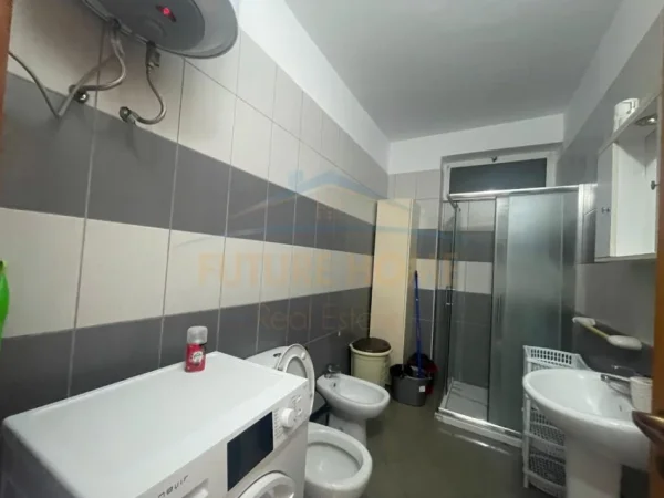 Durres, jepet me qera apartament 2+1 Kati 4, 110 m² 550 € (VOLLGA DURRES)