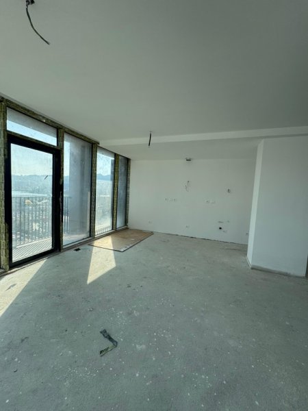 Tirane, shitet 3+1+Ballkon Kati 9, 216 m² 645.000 € (rruga e kosovareve)