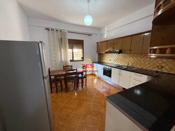 Vlore, jepet me qera Vile 2+1 Kati 0, 110 m² 300 € (Rruga Sokrat Leka)