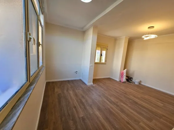 Tirane, shitet apartament 2+1+Aneks+Ballkon Kati 2, 80 m² 145.000 € (Rruga Asdreni)