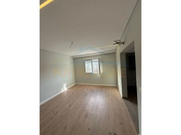 Durres, shitet apartament 2+1 Kati 5, 83 m² 90.000 € (LAGJA 16 DURRES)