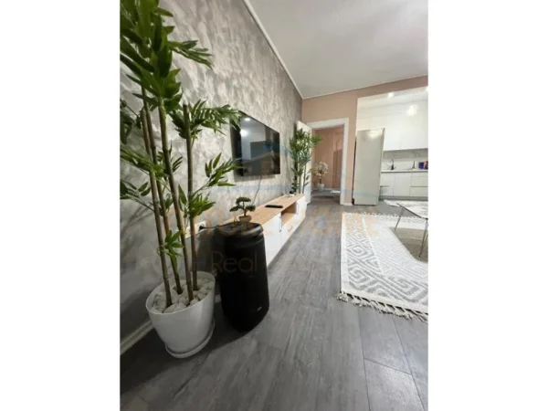 Durres, shitet apartament 2+1 Kati 2, 175 m² 126.000 € (ISH URT)