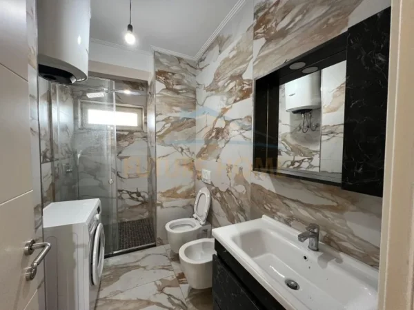 Durres, shitet apartament 2+1 Kati 5, 92 m² 130.000 € (PRANE STADIUMIT)