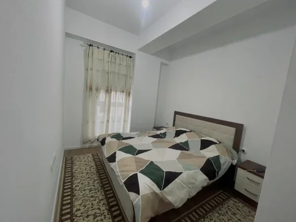 Tirane, jepet me qera apartament 2+1 Kati 4, 600 € 
