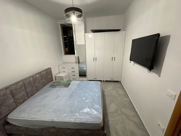 Tirane, jepet me qera apartament 1+1 Kati 4, 67 m² 400 € (21 DHJETORI)