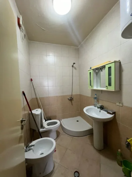 Durres, shitet apartament 2+1+Ballkon Kati 6, 130 m² 130.000 € (Spitali Durres)