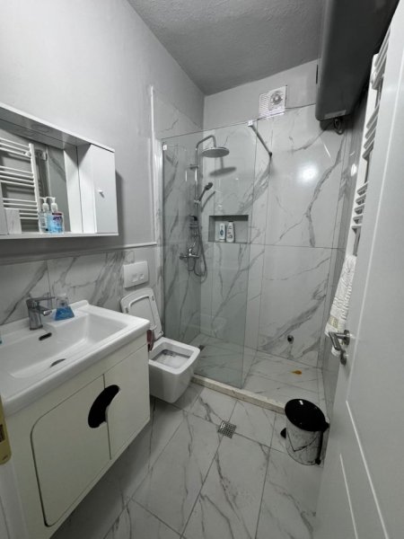 Tirane, jepet me qera shtepi 3+1 Kati 2, 180 m² 600 € (JEPET ME QERA SUPER DUBLEX 3+1 TEK RRUGA E DIBRES.)