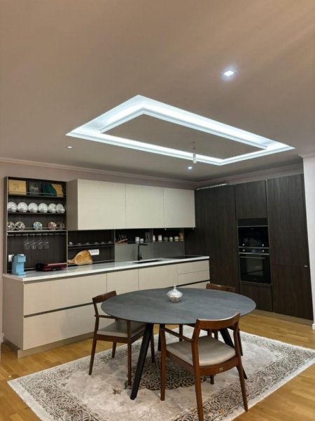 Tirane, shitet apartament 3+1 , 172 m² 420.000 € (Kopshti Botanik)