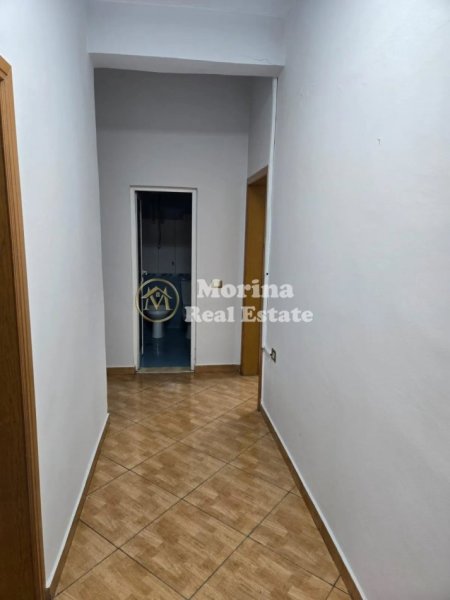 Tirane, jepet me qera apartament 2+1 Kati 3, 75 m² 600 € (Kinema Agimi, Bulevardi Bajram Curri)