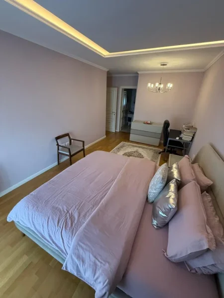 Tirane, shitet apartament 3+1+Ballkon Kati 5, 171 m² 395.000 € (Kopshti Botanik)