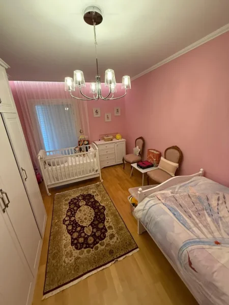 Tirane, shitet apartament 3+1+Ballkon Kati 5, 171 m² 395.000 € (Kopshti Botanik)