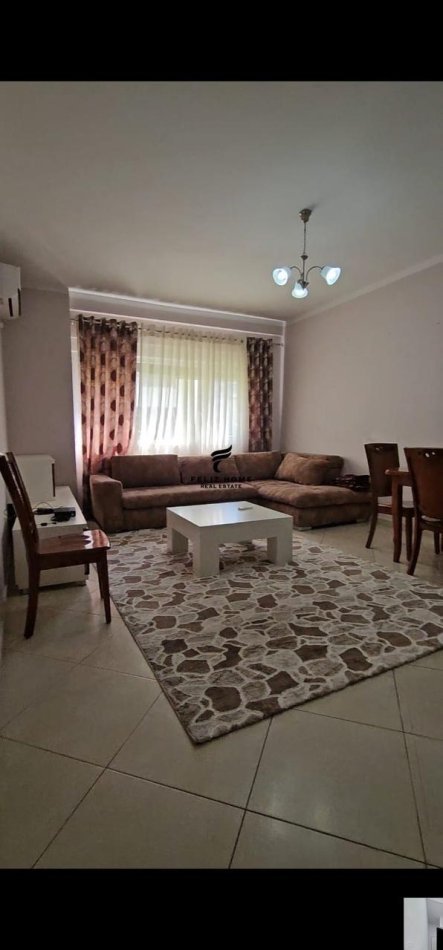 Tirane, jepet me qera apartament 1+1+Ballkon Kati 4, 65 m² 380 € (KOMBINAT)