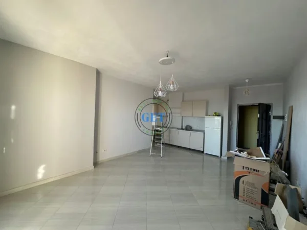 Durres, jepet me qera apartament Kati 8, 65 m² 250 € (Parku Vala , Durres)